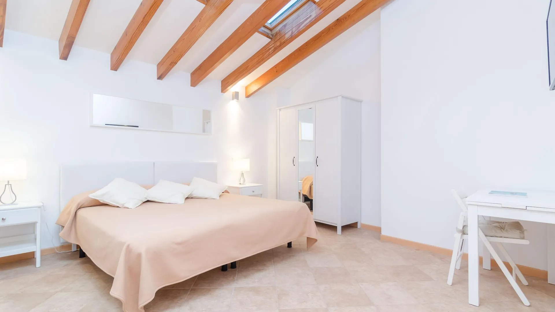Embat - Hostel Montuiri